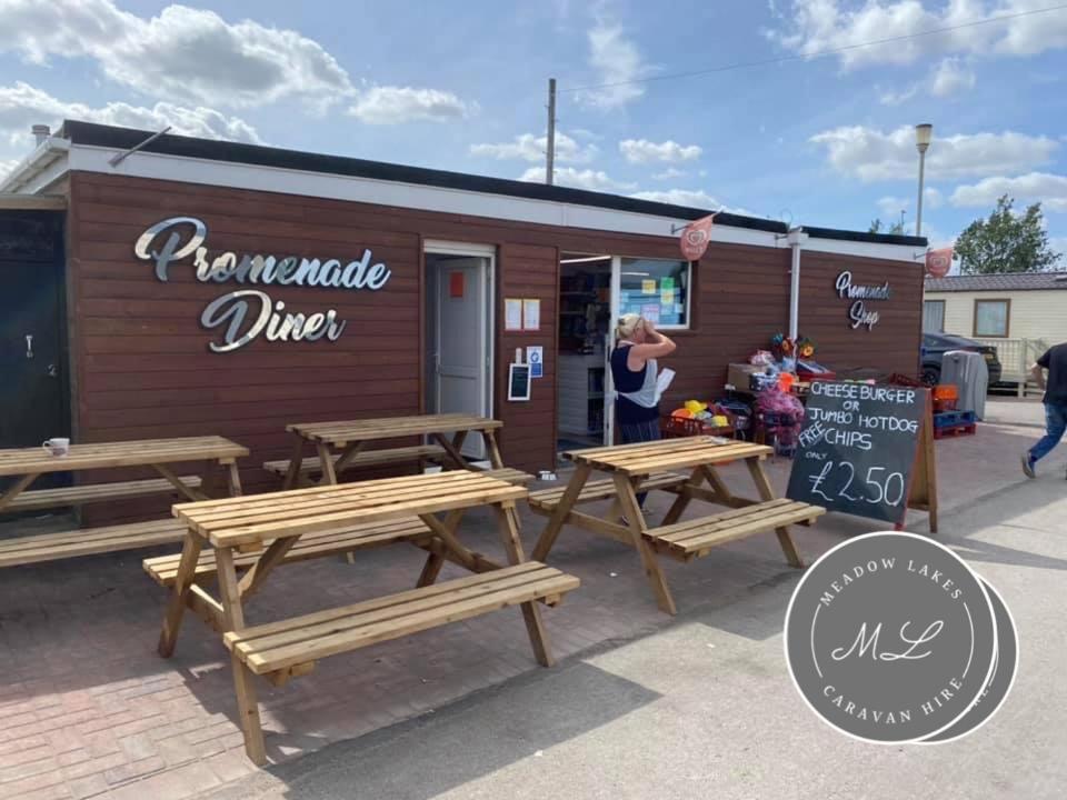 Promenade 566, Direct Beach Access, Close To Fantasy Island, Wifi, Pet Friendly - Meadow Lakes Caravan & Lodge Hire Skegness Bagian luar foto
